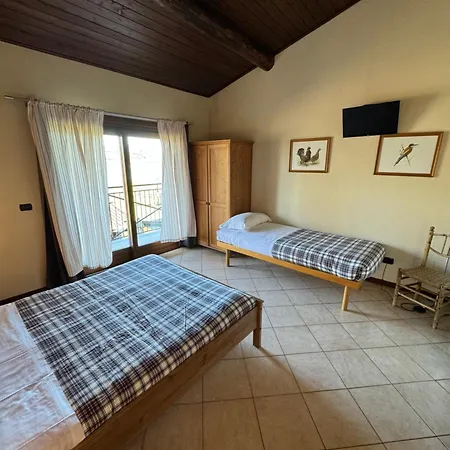 Agriturismo Fattoria Gaggio Lomnago Exterior foto